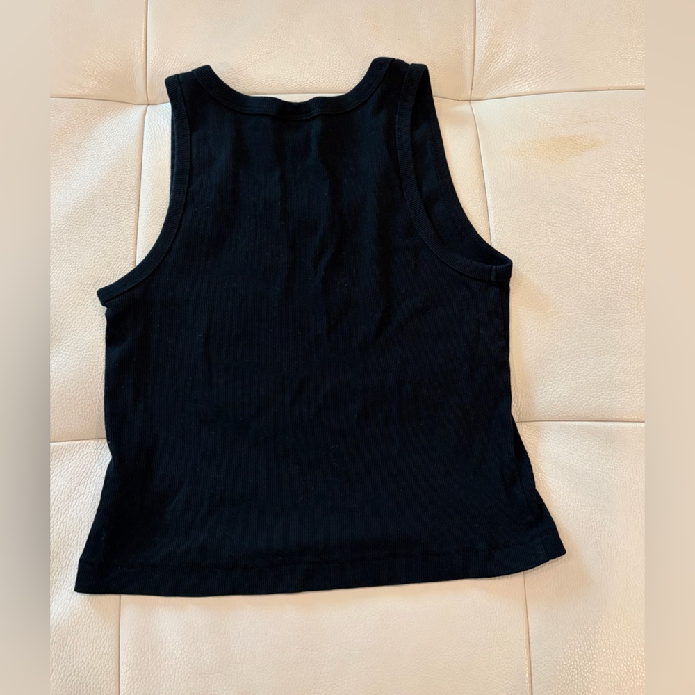Black tank top - Picture 3 of 3